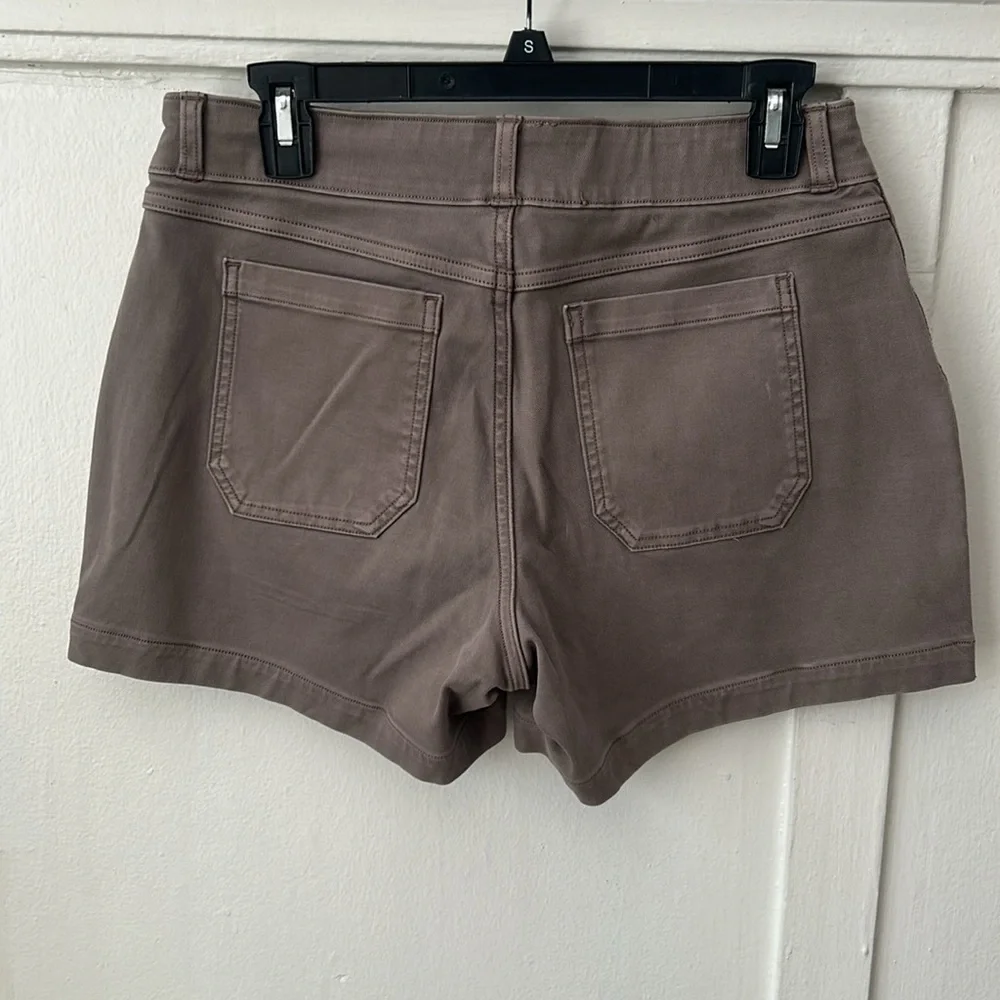 Set if 2 SPANX Twill Mauve and Brown Stretch Shorts Medium